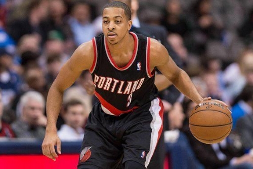 使得两队以 使得两队以