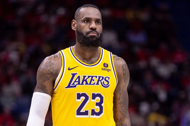 持眼神坚定 持眼神坚定