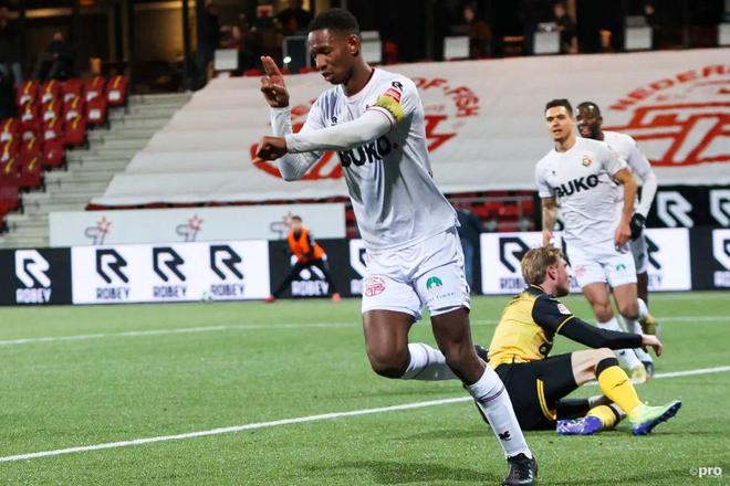 底线控球能 底线控球能