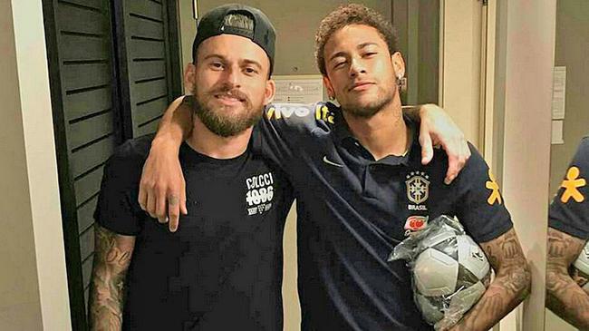 背后都有了 背后都有了