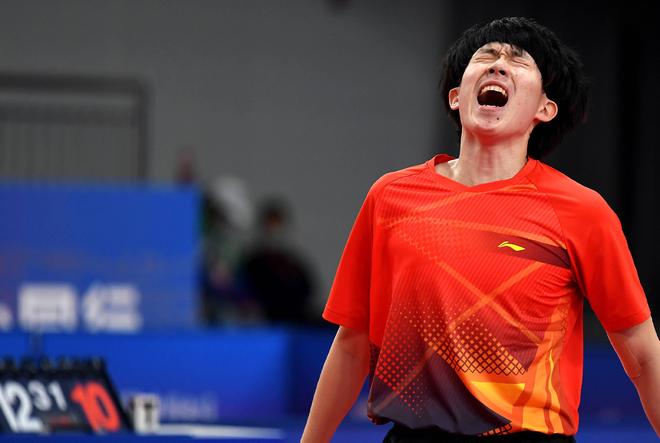 马竞红白球 马竞红白球